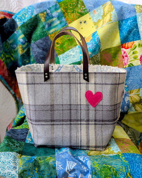 Fat Bottom Girl HAVE A HEART